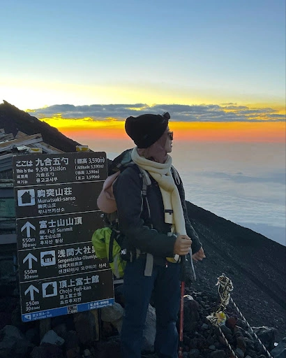 Kak Eka Saat Mendaki Gunung Fuji