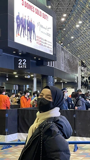 Kak Eka Saat Menonton Konser Maroon 5