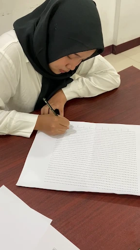 Kak Afriza Saat Mengikuti Walk-In Interview di Kantor LPK Gunamandiri
