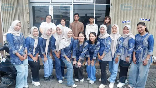 Keberangkatan Kak Dini dan teman-teman satu perusahaannya ke Jepang di tanggal 11 Mei 2026 yang pertama
