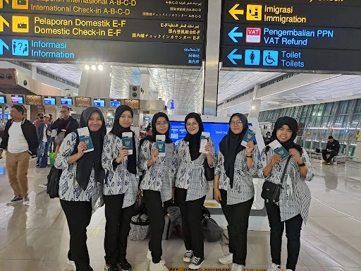 IMG Kak Evi bersama teman-teman